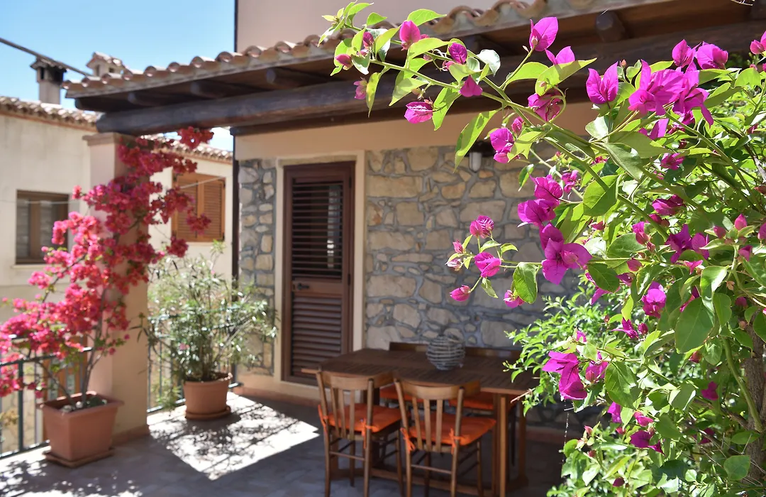B&B Issicoro-1
