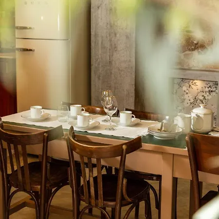 Via Roma Charming Rooms-3